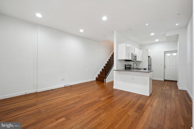 427 N BUDD ST, Philadelphia, PA 19104