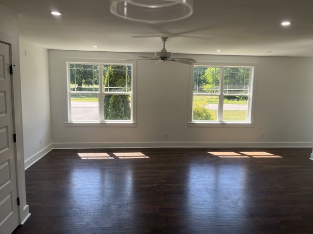 5833 Seminary Rd, Smyrna, TN 37167