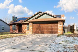 3807 W Locust Street, Rogers, AR 72756