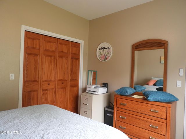 1513 Cogans Lane, Bowling Green, OH 43402
