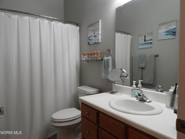 1513 Cogans Lane, Bowling Green, OH 43402