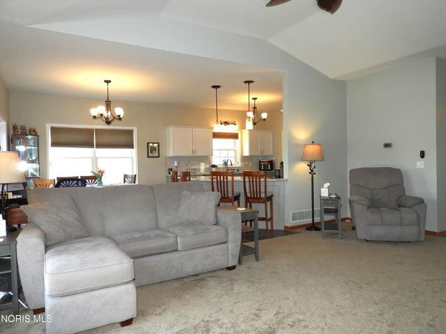 1513 Cogans Lane, Bowling Green, OH 43402