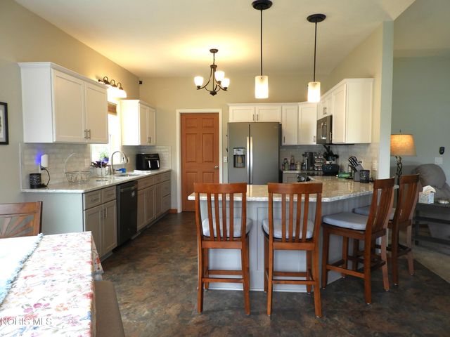 1513 Cogans Lane, Bowling Green, OH 43402