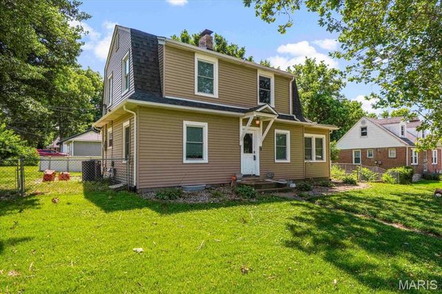9122 Delphine Avenue, St Louis, MO 63114