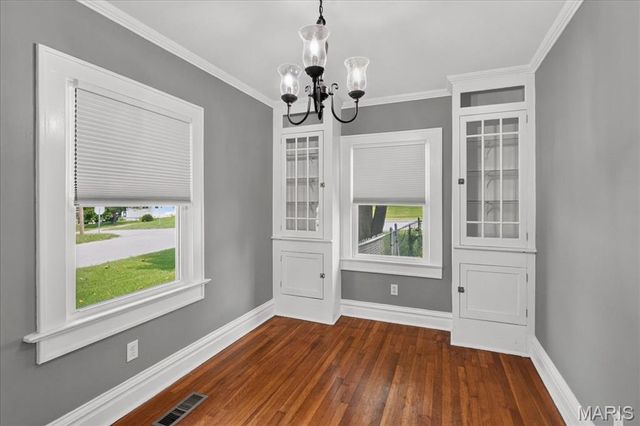 9122 Delphine Avenue, St Louis, MO 63114