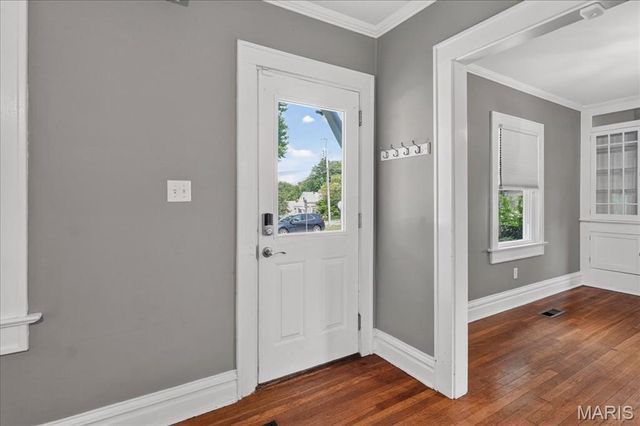 9122 Delphine Avenue, St Louis, MO 63114