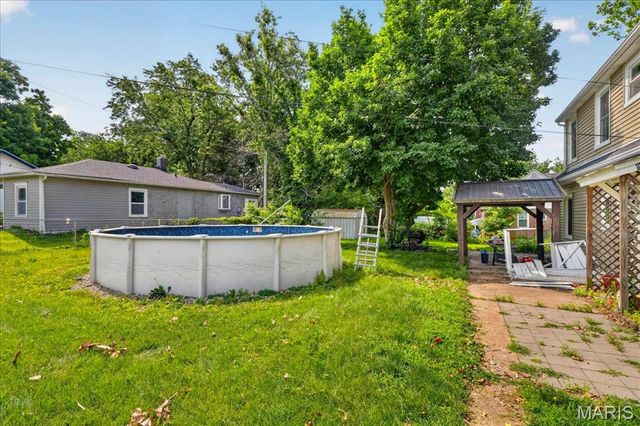 9122 Delphine Avenue, St Louis, MO 63114