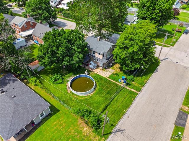 9122 Delphine Avenue, St Louis, MO 63114