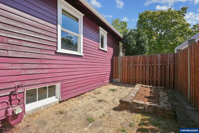 1919 5th St NE, Salem, OR 97301