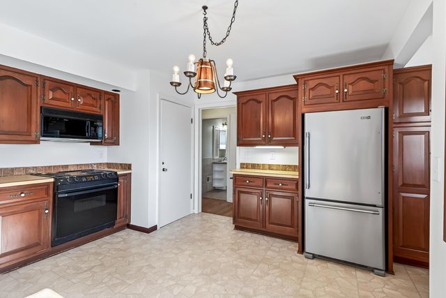 1201 Mills Avenue, Muskegon, MI 49445