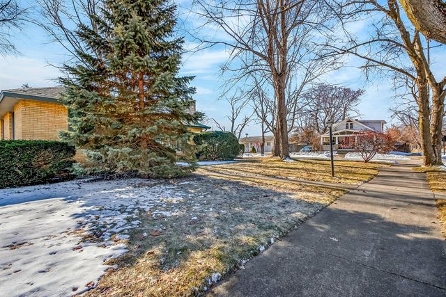 1201 Mills Avenue, Muskegon, MI 49445