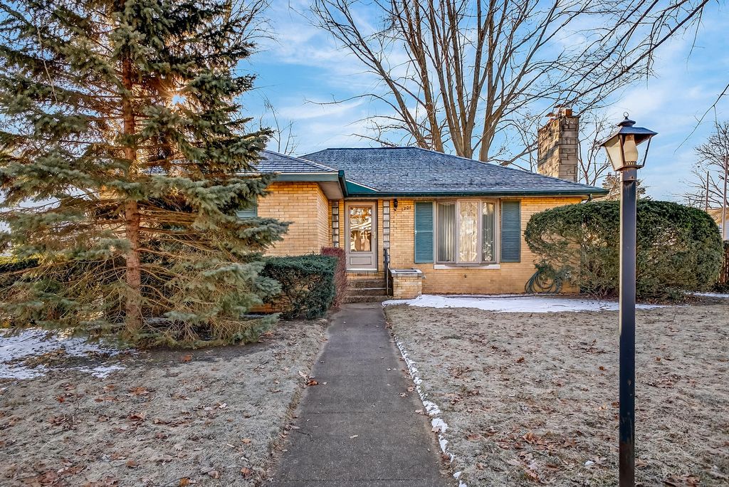 1201 Mills Avenue, Muskegon, MI 49445