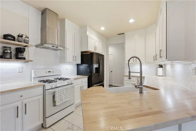 11767 Highgrove Court, Adelanto, CA 92301