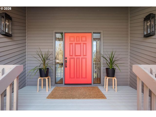 5745 Sw GAINES Ct, Portland, OR 97221