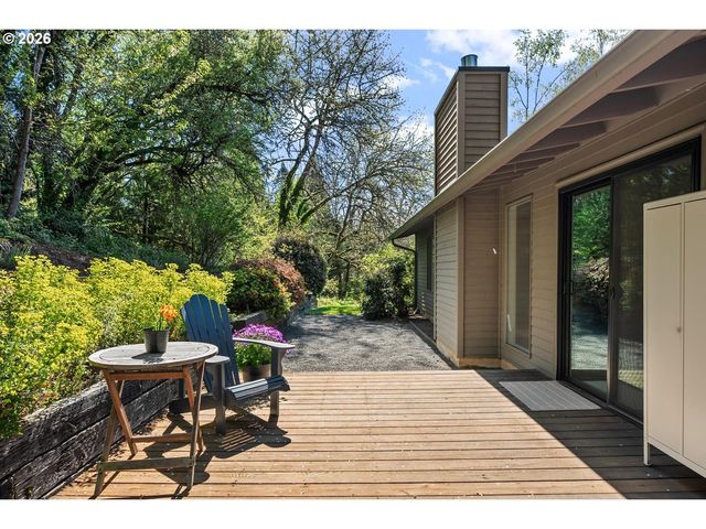 5745 Sw GAINES Ct, Portland, OR 97221