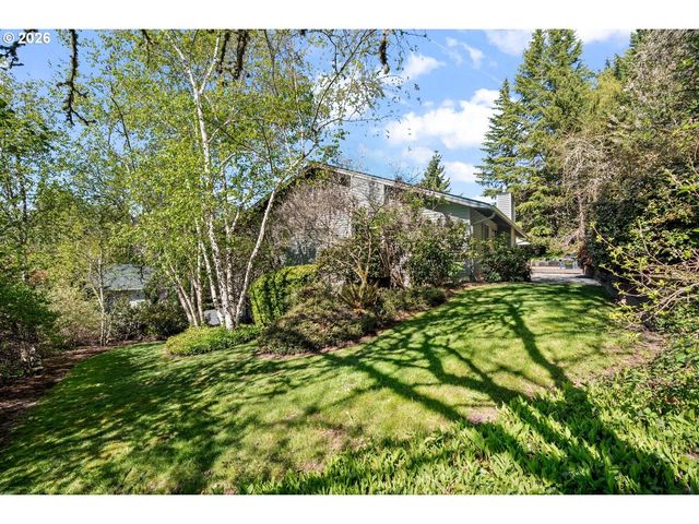 5745 Sw GAINES Ct, Portland, OR 97221