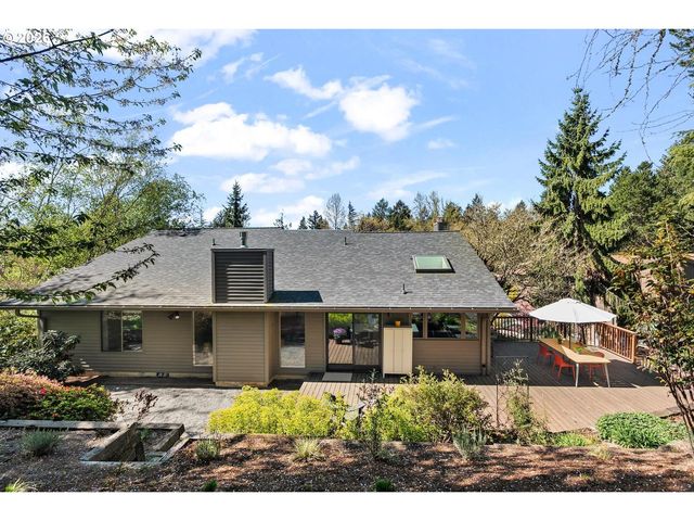 5745 Sw GAINES Ct, Portland, OR 97221