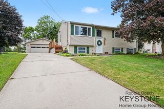 941 Greenwood Street, Middleville Vlg, MI 49333