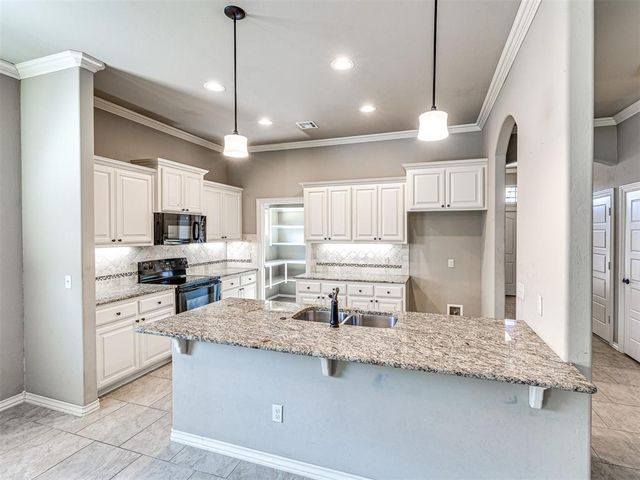 5917 NW 159th Street, Edmond, OK 73013
