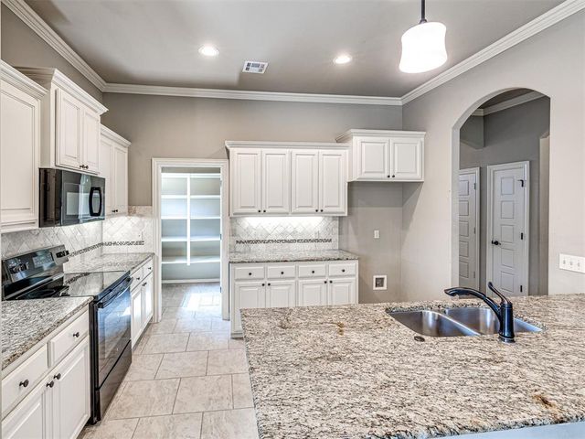 5917 NW 159th Street, Edmond, OK 73013