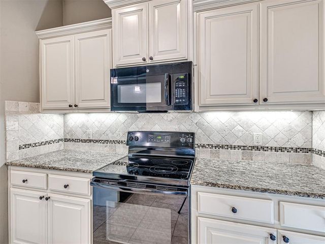 5917 NW 159th Street, Edmond, OK 73013