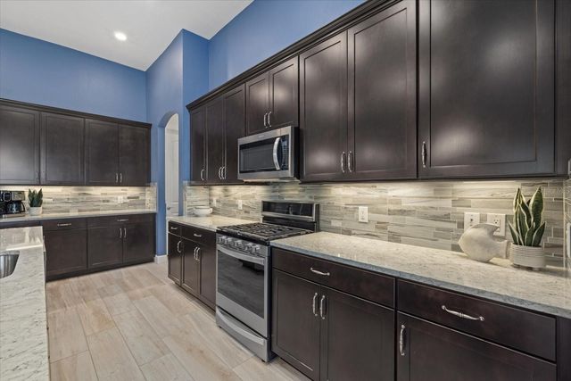 12105 SEABROOK AVENUE, Bradenton, FL 34211