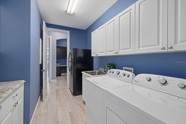 12105 SEABROOK AVENUE, Bradenton, FL 34211