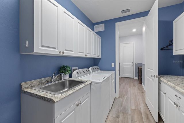 12105 SEABROOK AVENUE, Bradenton, FL 34211