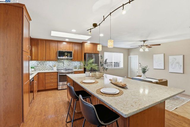 7767 Burnham Way, Dublin, CA 94568