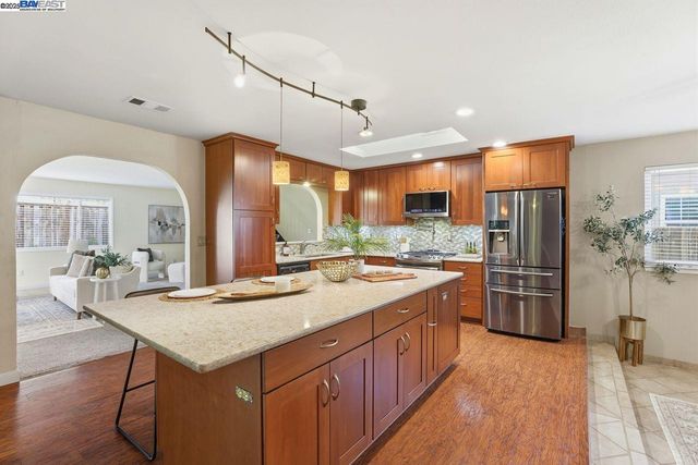 7767 Burnham Way, Dublin, CA 94568