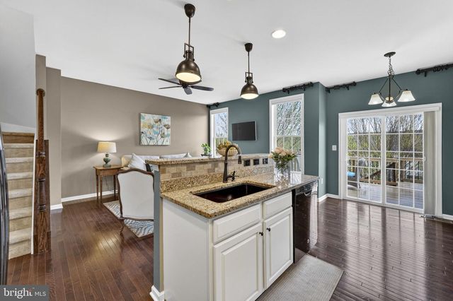 206 CROFT SQ, Purcellville, VA 20132