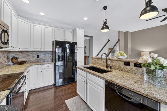 206 CROFT SQ, Purcellville, VA 20132