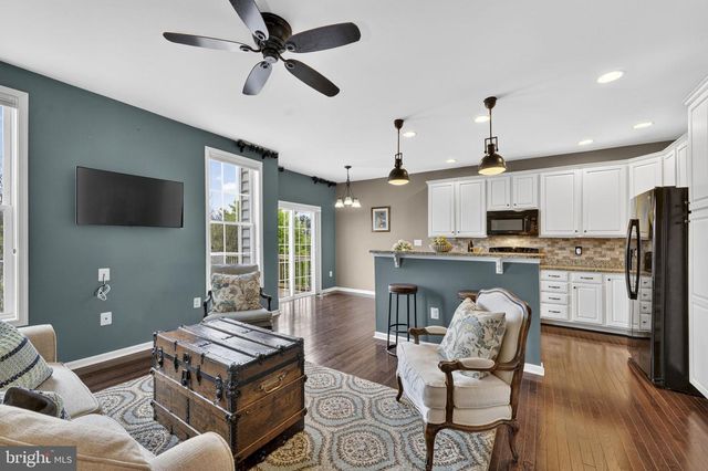 206 CROFT SQ, Purcellville, VA 20132