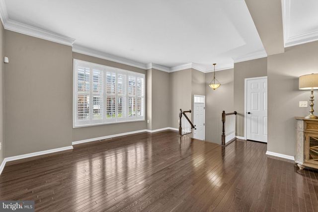 206 CROFT SQ, Purcellville, VA 20132