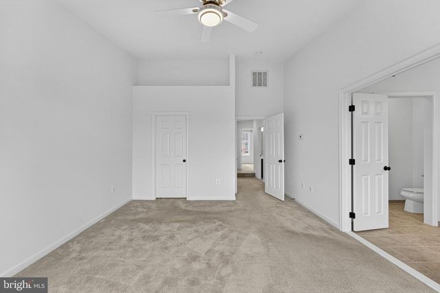 206 CROFT SQ, Purcellville, VA 20132