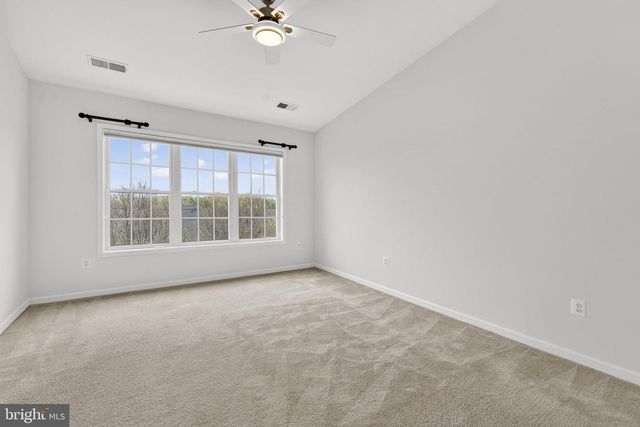 206 CROFT SQ, Purcellville, VA 20132