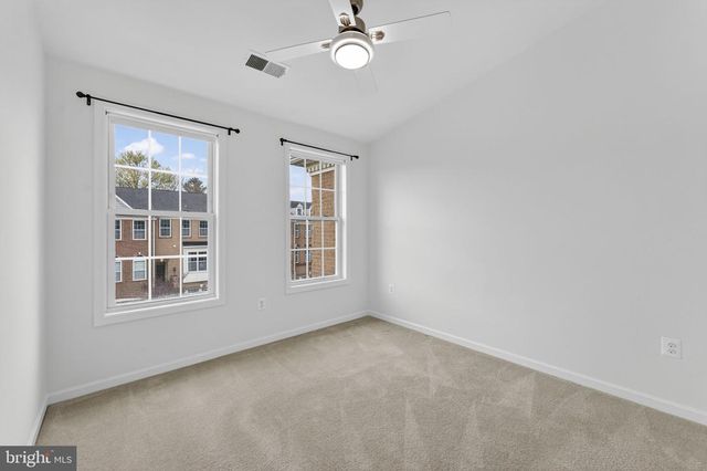 206 CROFT SQ, Purcellville, VA 20132