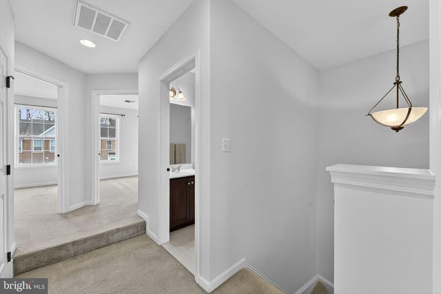 206 CROFT SQ, Purcellville, VA 20132