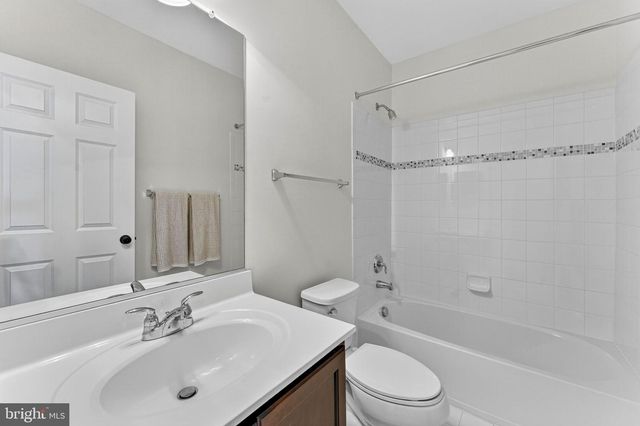 206 CROFT SQ, Purcellville, VA 20132