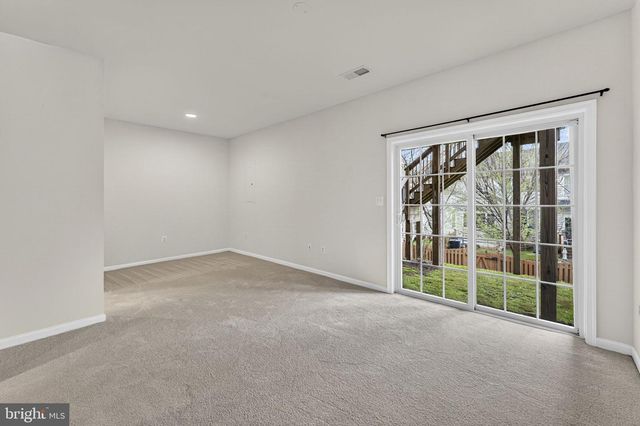 206 CROFT SQ, Purcellville, VA 20132