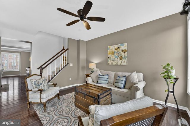 206 CROFT SQ, Purcellville, VA 20132