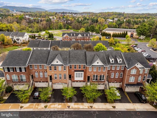 206 CROFT SQ, Purcellville, VA 20132