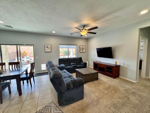 127 Prism Avenue SW, Rio Rancho, NM 87124