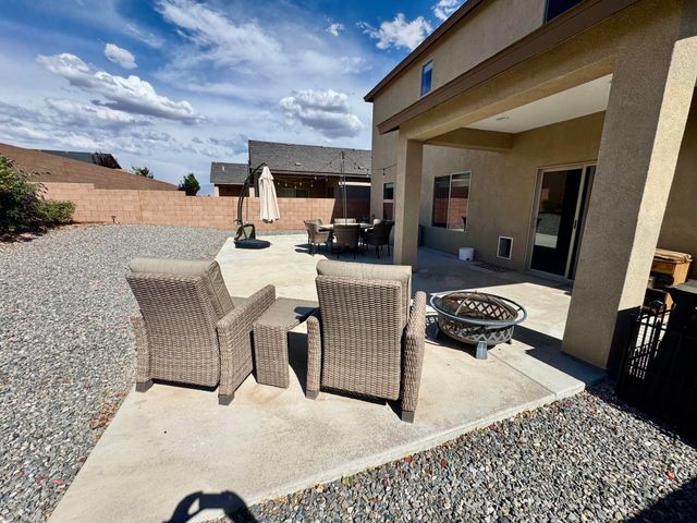 127 Prism Avenue SW, Rio Rancho, NM 87124