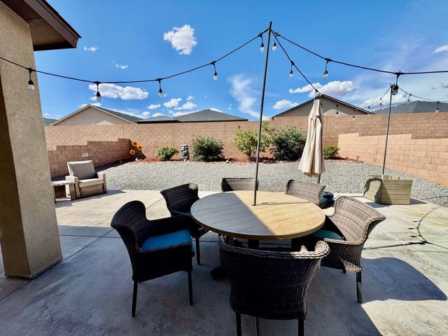 127 Prism Avenue SW, Rio Rancho, NM 87124