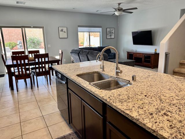 127 Prism Avenue SW, Rio Rancho, NM 87124