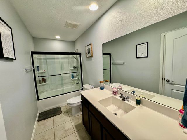 127 Prism Avenue SW, Rio Rancho, NM 87124