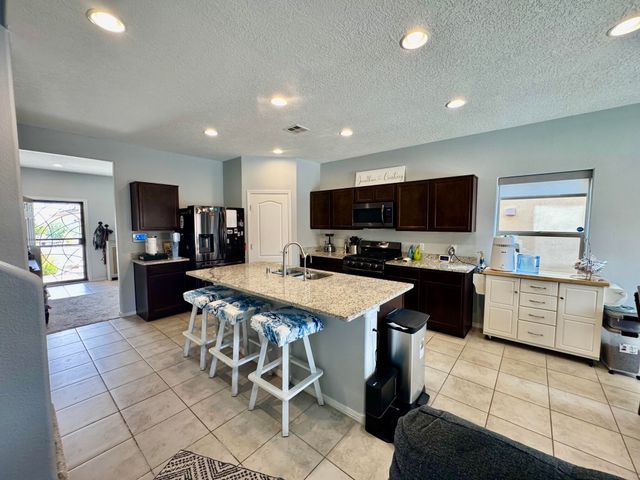 127 Prism Avenue SW, Rio Rancho, NM 87124