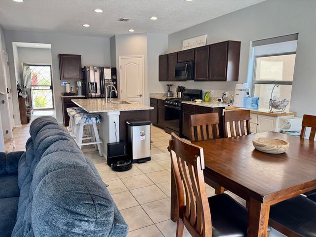 127 Prism Avenue SW, Rio Rancho, NM 87124