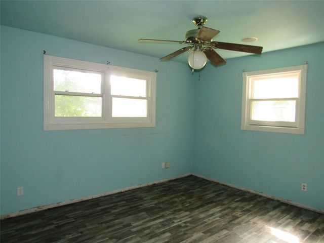 138 Quail Lake Drive E, Whitney, TX 76692